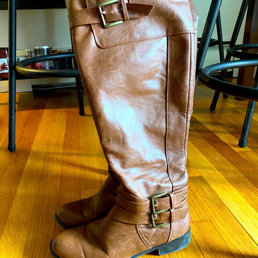 Under the knee boots